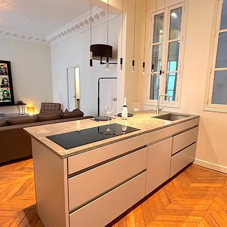 Saint Honore Apartment *